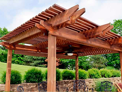 Навіщо потрібні дерев'яні перголи і в чому їх переваги
